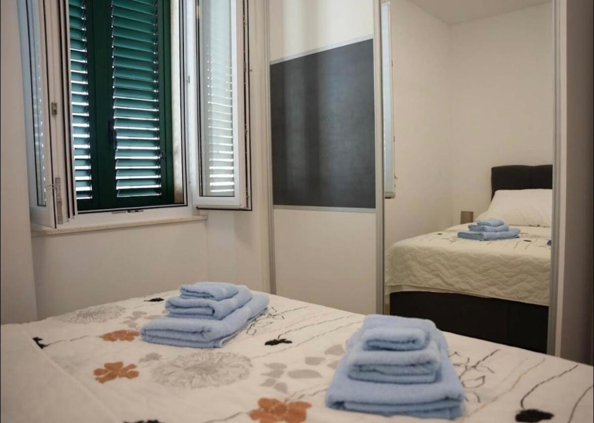 Apartmani Antonia Račišće Esterno foto